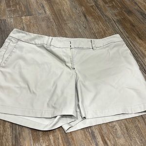 Nike light grey dry-fit golf shorts